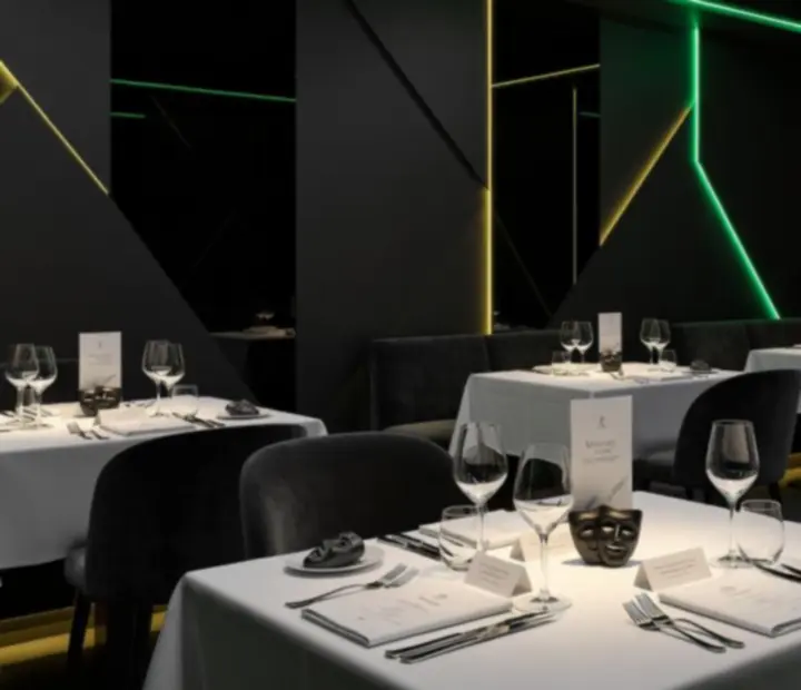 Nowoczesna, przyciemniona przestrzeń restauracyjna przygotowana na prywatne wydarzenie
